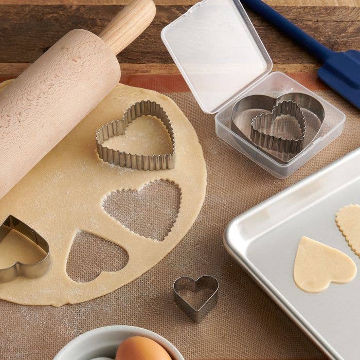 Mrs. Anderson's Baking Heart Cutter Set With Storage Container