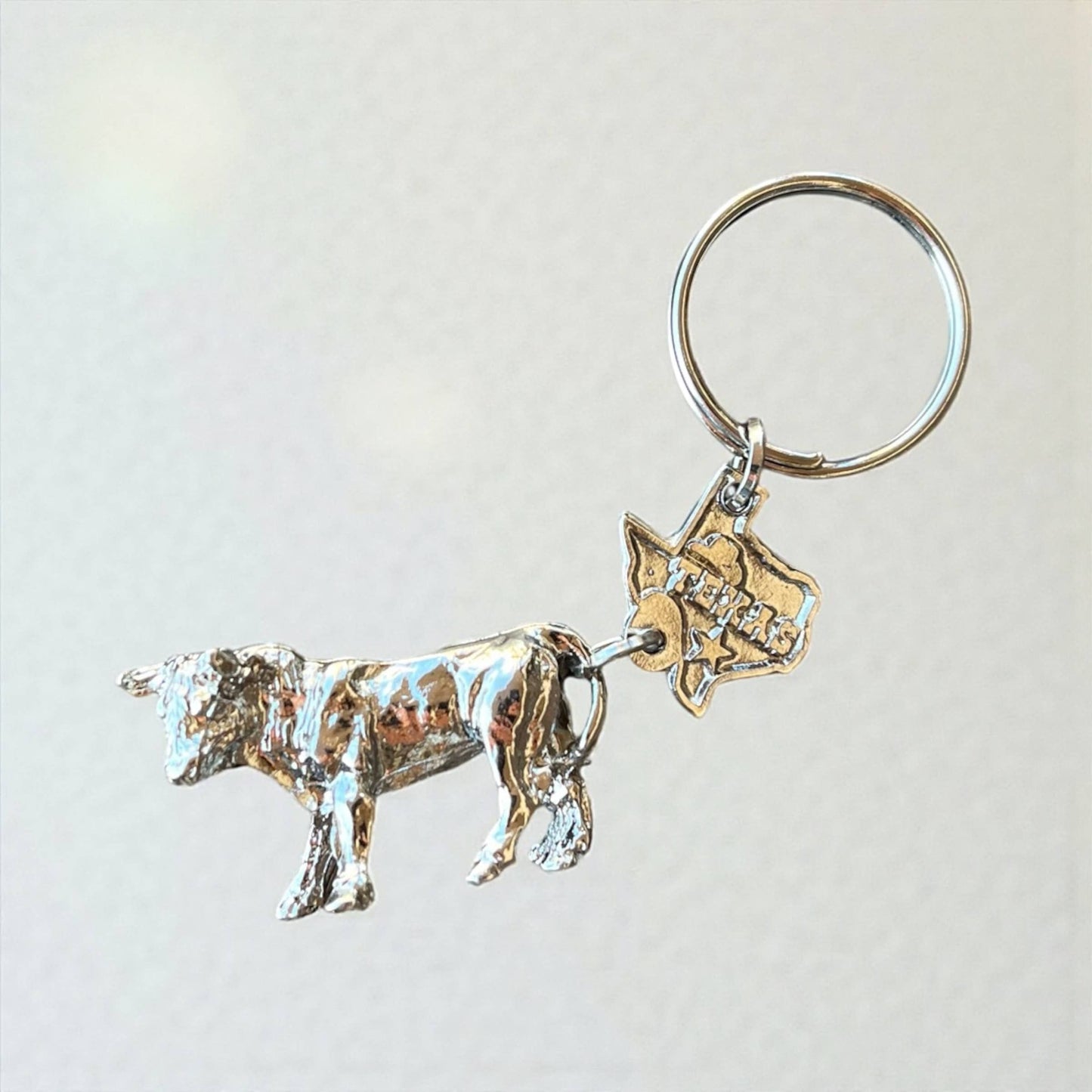 Bull metal keychain 