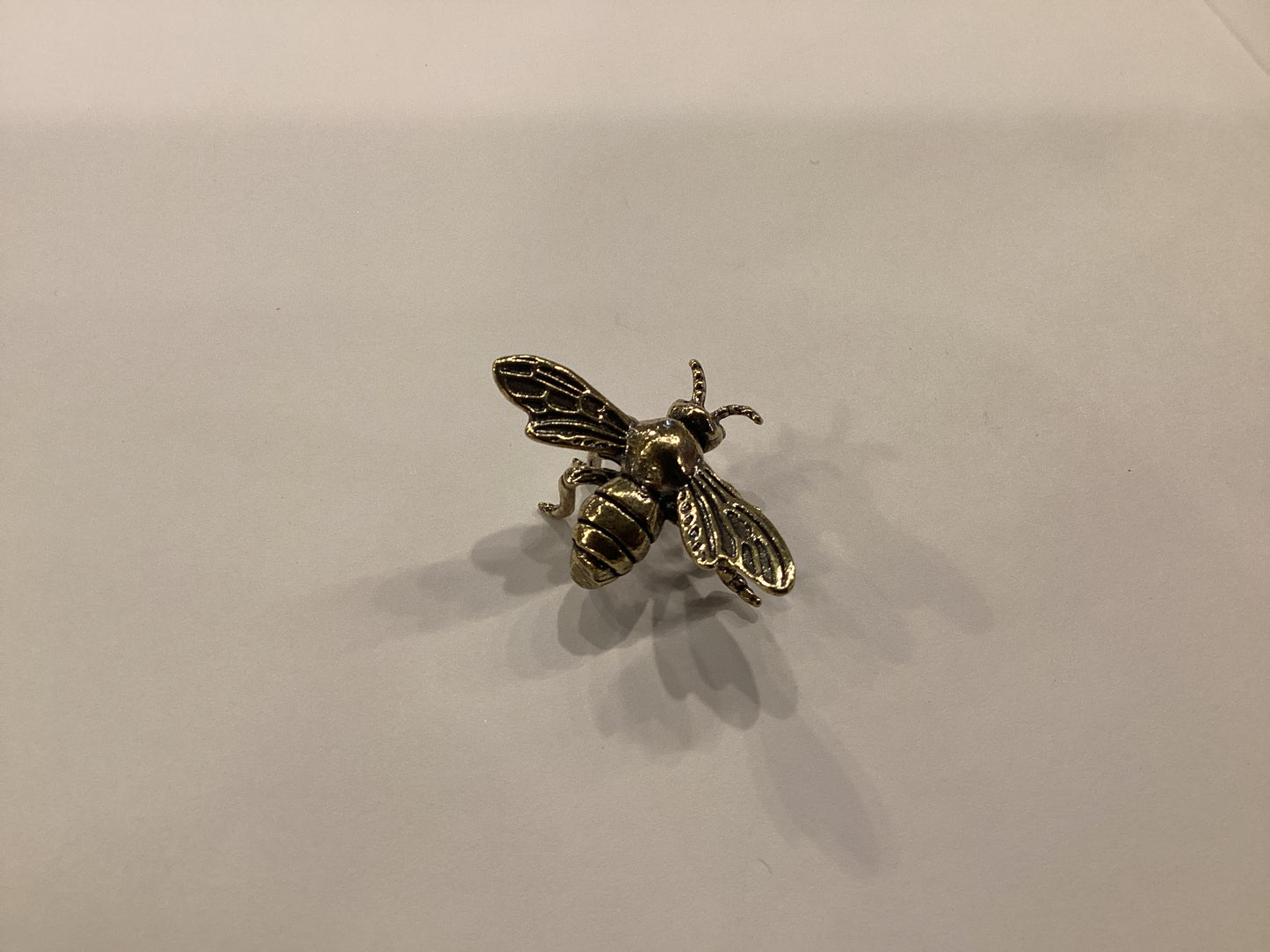 Brass Bee R589